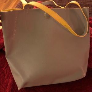 Reversible purse with Magnet Closure